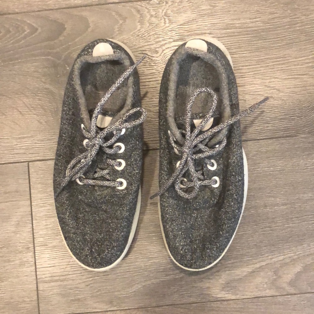 Allbirds Women’s Wool Grey Runners, size 9